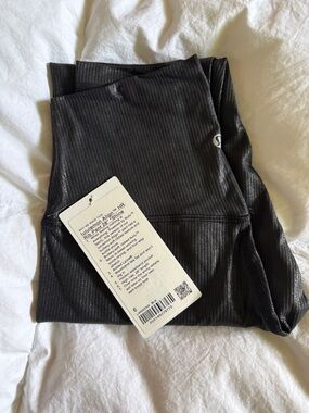 BNWT! Lululemon Align HR Rib *Shine 28” - black